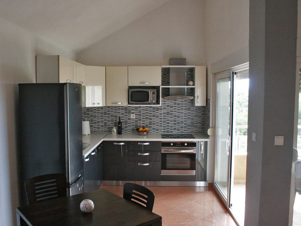 Apartments Kristina Milna  Rum bild